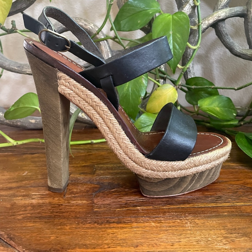 CHRISTIAN LOUBOUTIN
Calfskin Rope Es Cubells 120 Espadrille Platform Sandals.